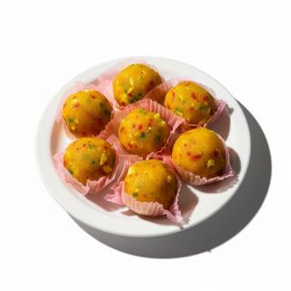 MIHIDANA LADDU SWEET BASKET KG